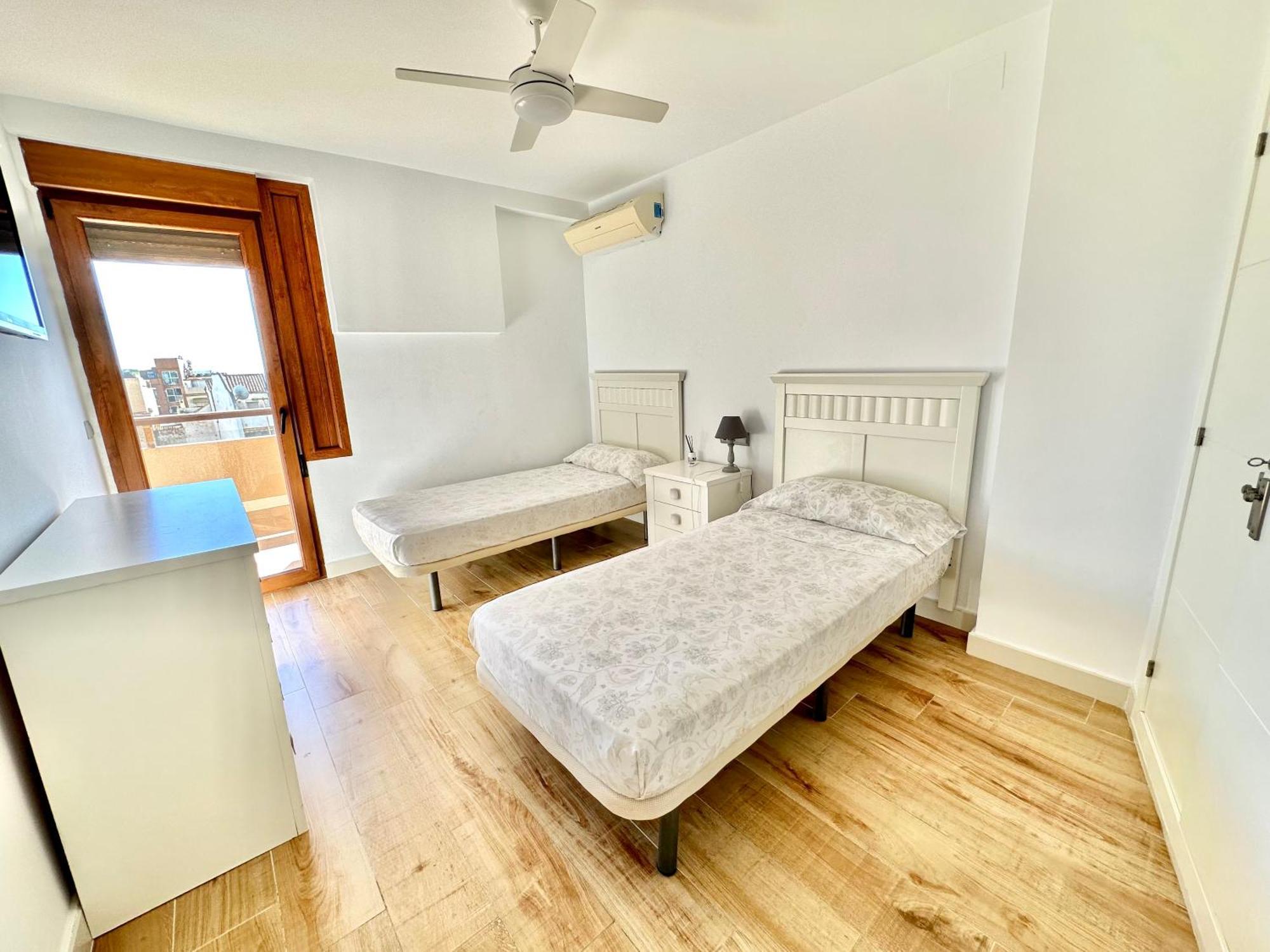 Gorgeous Apartment At The Sea In La Carihuela! 托雷莫利诺斯 外观 照片