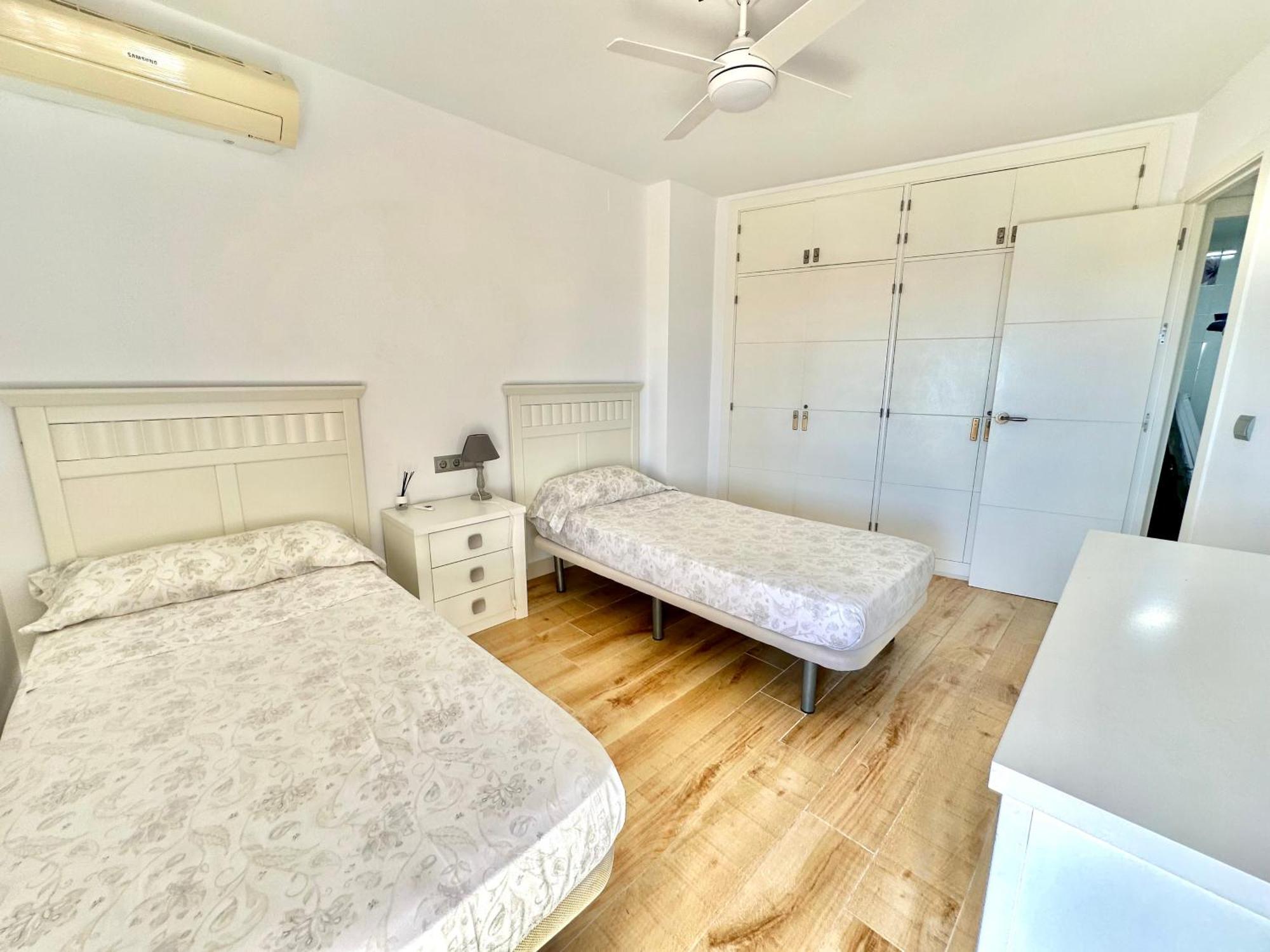 Gorgeous Apartment At The Sea In La Carihuela! 托雷莫利诺斯 外观 照片