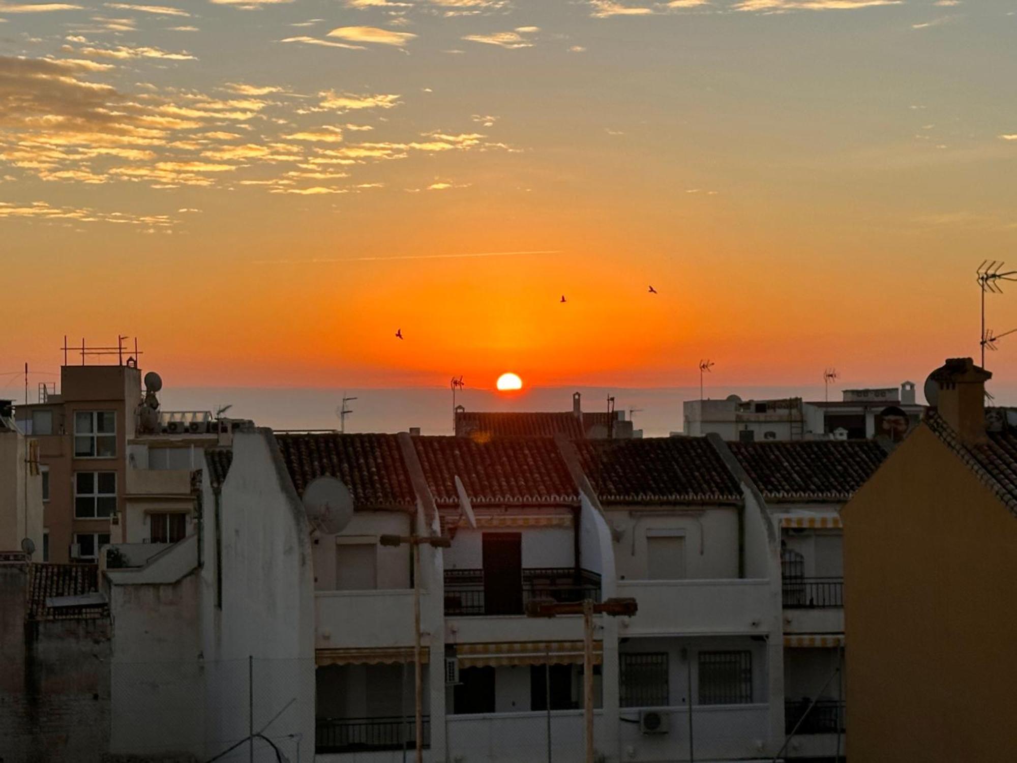 Gorgeous Apartment At The Sea In La Carihuela! 托雷莫利诺斯 外观 照片