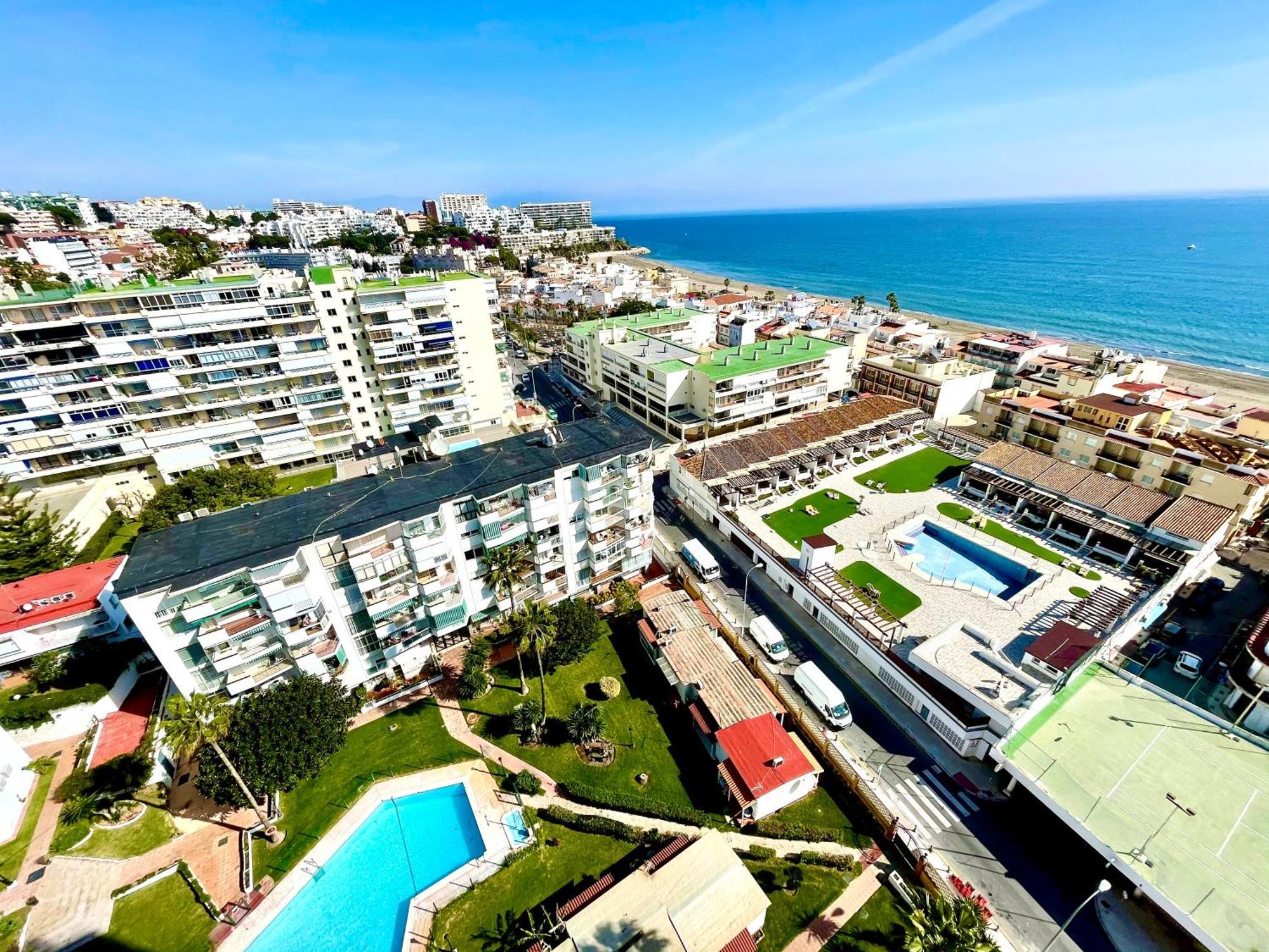 Gorgeous Apartment At The Sea In La Carihuela! 托雷莫利诺斯 外观 照片